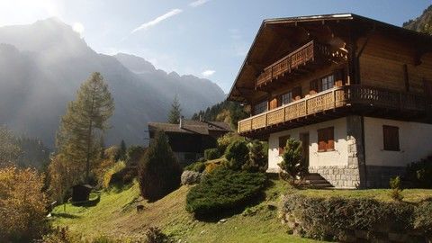 For sale : Beautiful Chalet of 9 rooms in Champéry