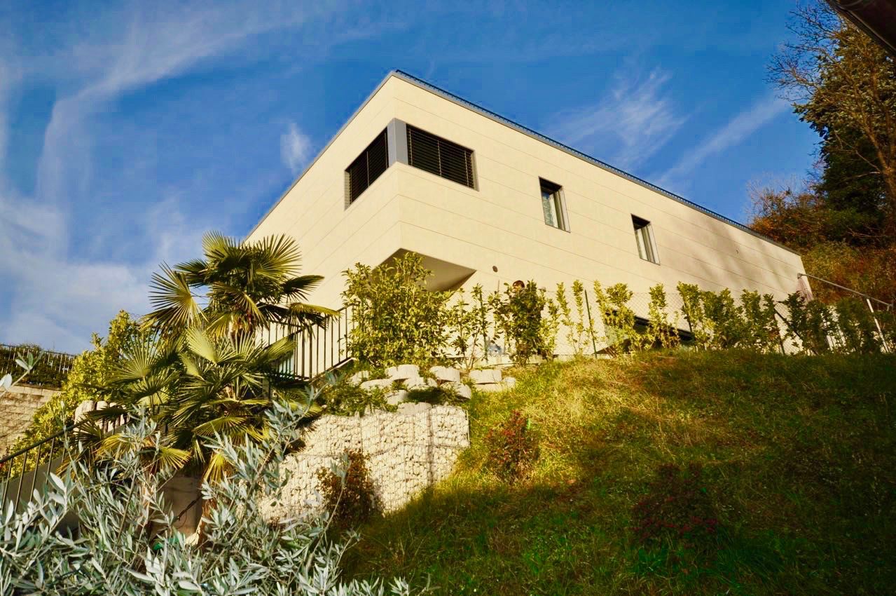 Modern luxury villa close to the center of Lugano