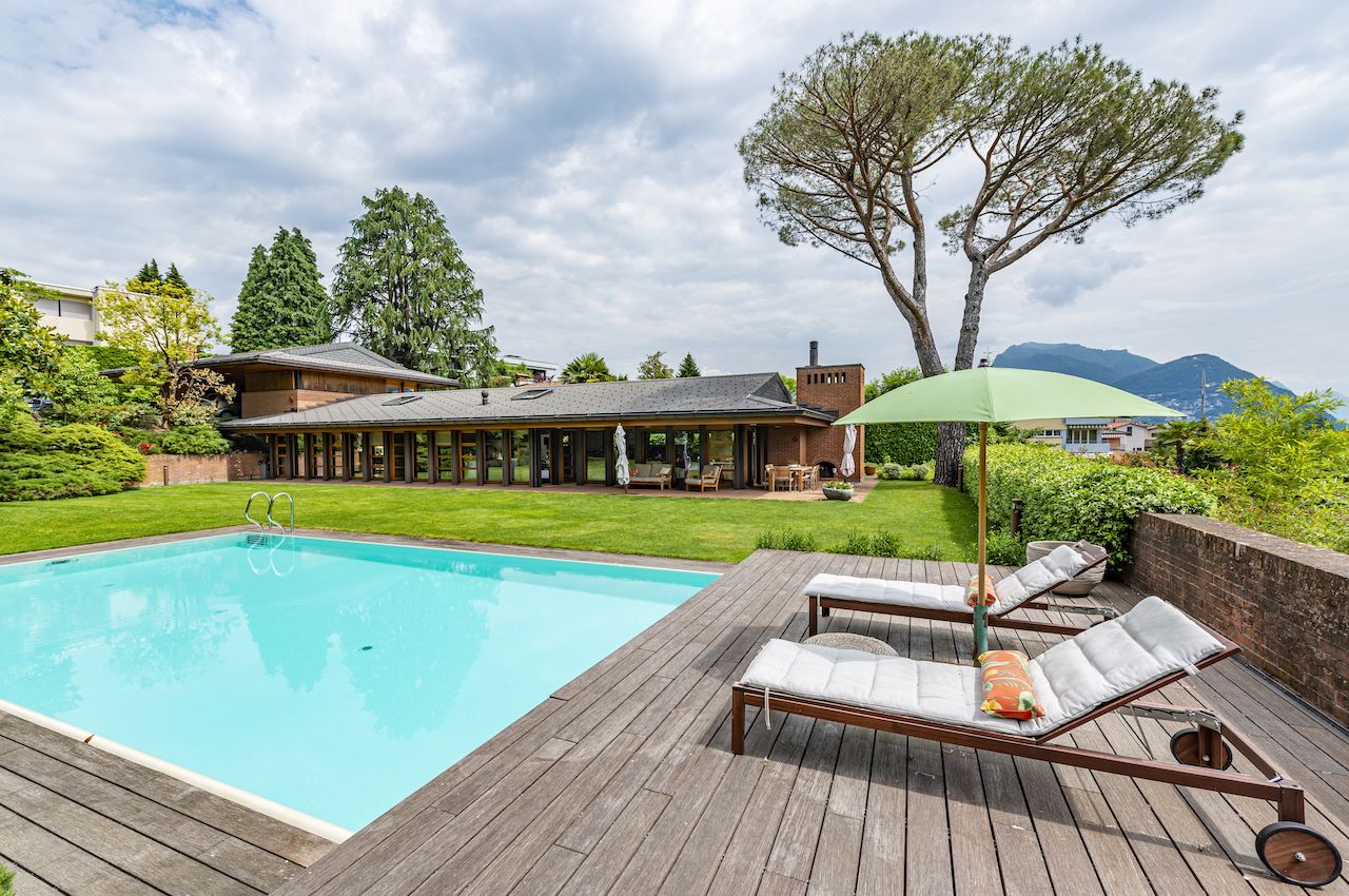 Wunderschöne Villa mit Schwimmbad, 650 m von der TASIS