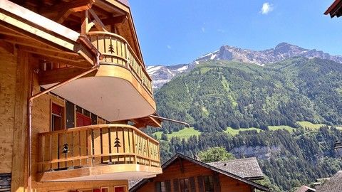 FOR SALE 4.5 ROOMS APARTMENT IN CHAMPERY